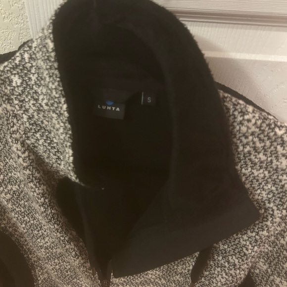 Fabulous Black Lunta Alpine Jacket. Perfect Sophisticated, Sporty, Small. 4/6 - Picture 5 of 9